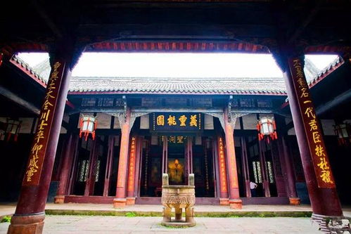 迷失在历史的迷宫：武侯祠之旅的困惑