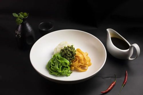 古城墙下的潮立方美食街