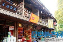 灯光要闪瞎钛合金狗眼