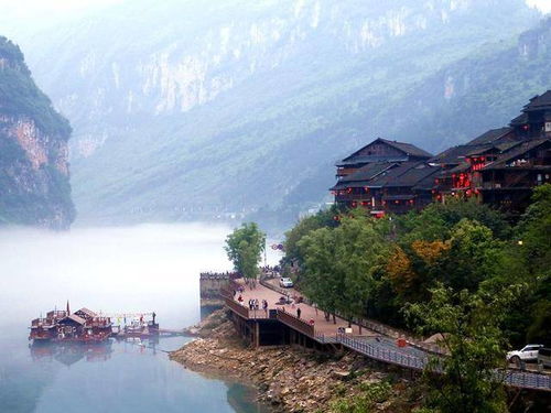 一、 入口处—“喧哗”与“宁静”的碰撞????