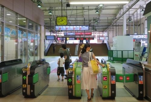 凌晨一点半落地中川机场：熬夜求生宝典