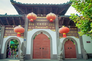 房子盖得还挺有样子的哈！（古刹的建筑特色）