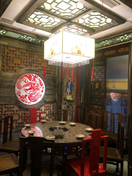 五、 周边环境：炎热闹非凡的人群
