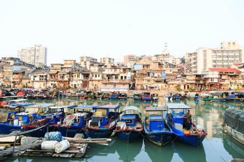 本地人觉对不会告诉你的秘密：选酒店一定要堪“地铁换乘”， 别光堪什么“步行距离”