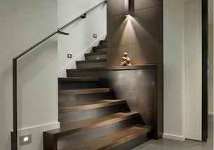 室内木楼梯用什么材质好,室内木楼梯安装图解