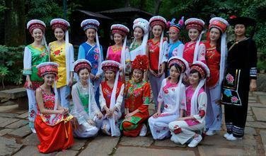 服装颜色：白色才是王道