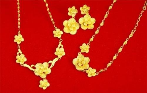 第一章：嫁妆清单里的风水密码与五行生克