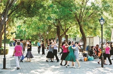 迷之公园：广场舞核爆现场