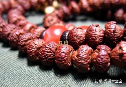 白玉菩提莲花和菩提分别有什么深层寓意？