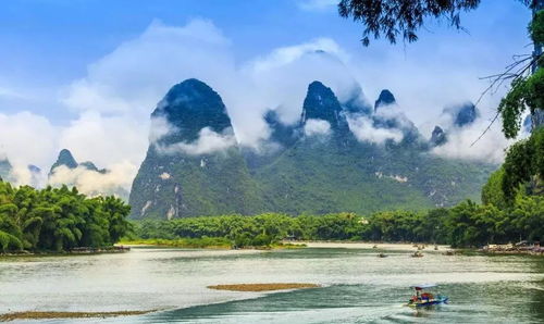 阳朔桂林：山水画里的小镇