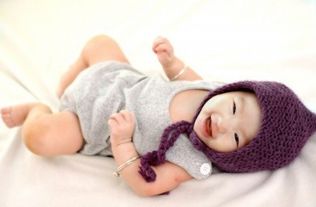 十一月出生的女孩，十月十五日出生，她的八字是什么？