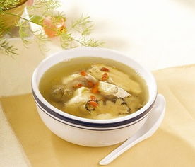 3. 饮食调整：吃对食物让经期更舒服