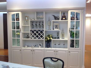 客厅酒柜摆放什么装饰品好kan,客厅酒柜摆什么招财