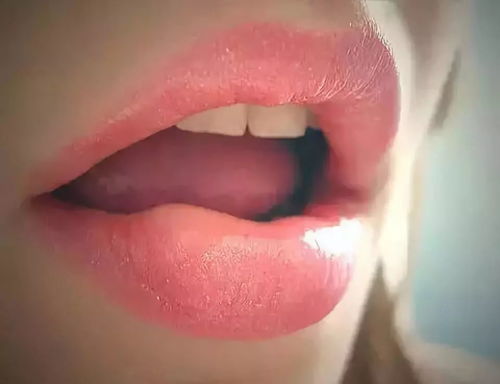 上嘴唇比下嘴唇厚的女人性格特点是什么？感情处理方式如何？