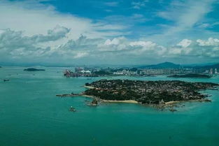 五、 海上游览，尽享美景（以及晕船的尴尬）