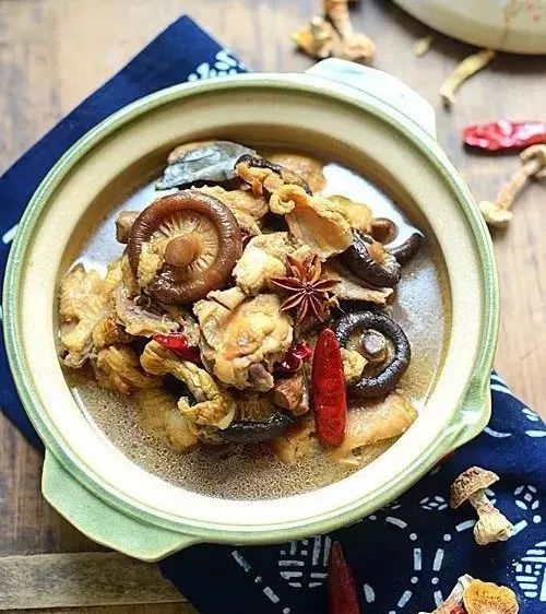 2.2 小鸡炖蘑菇：鲜美无比
