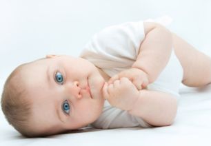 鸡年宝宝取名？先喝杯枸杞水冷静冷静