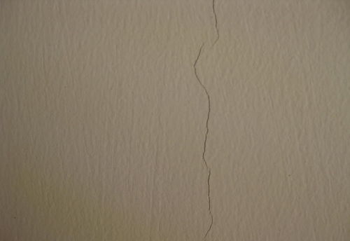 墙皮开裂对家居风水有影响吗？