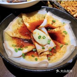 三、 麻婆豆腐：豆腐的柔情与辣椒的狂野交响曲