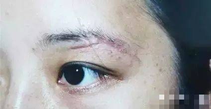 面相学中， 眉眼的关系十分密切，是组合整个面部最重要的组合之一