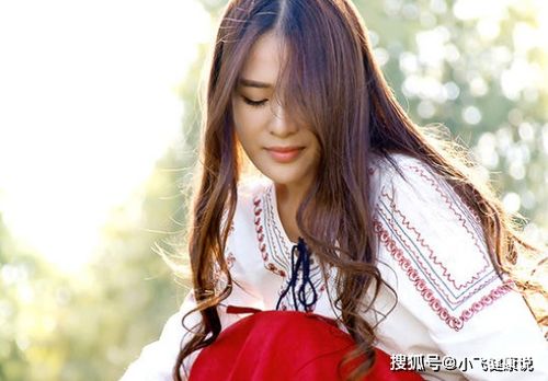 b) 看似无关紧要的小细节却能决定命运。