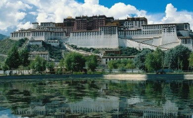 第一天：布达拉宫的“折磨”与红宫的秘密