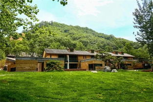 三、湖光山色中的度虚假较小屋